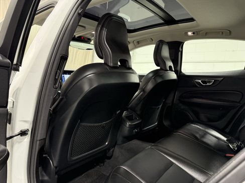 Used 2020 Volvo S60 T6 Momentum image 16