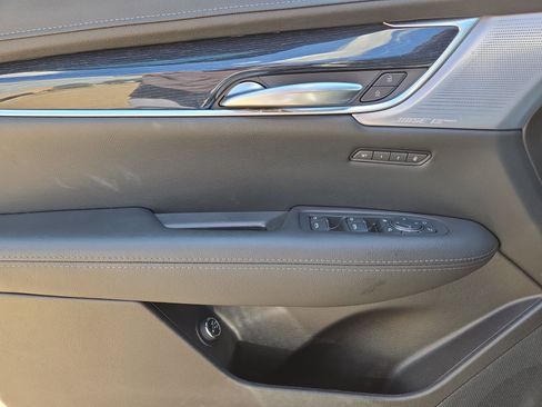 Used 2025 Cadillac XT5 Premium Luxury w/ Technology Package AWD/4WD image 15