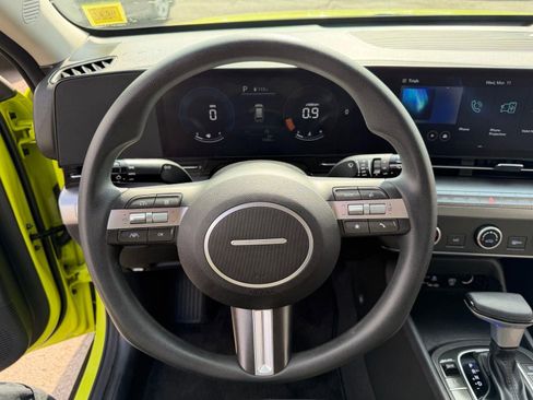 Used 2024 Hyundai Kona SE image 27