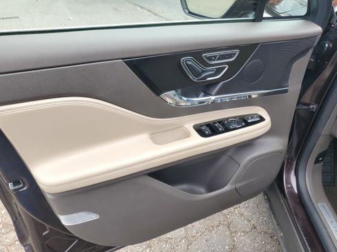 Certified 2023 Lincoln Corsair AWD w/ Equipment Group 101A image 10