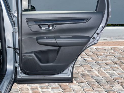 Used 2025 Honda CR-V EX image 13