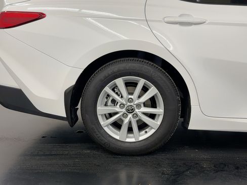 Used 2026 Toyota Camry LE image 12