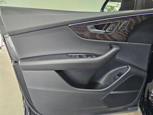 Used 2021 Audi Q8 Prestige AWD/4WD image 22
