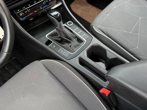 Used 2025 Volkswagen Jetta Sport FWD image 20