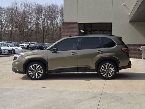 Certified 2025 Subaru Forester Touring image 4