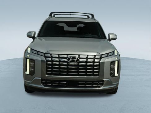Used 2023 Hyundai Palisade Calligraphy FWD image 2