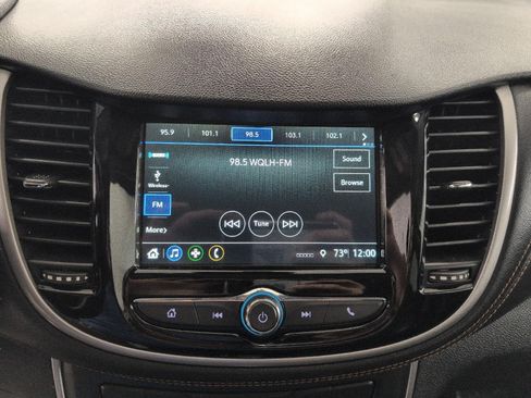 Used 2018 Chevrolet Trax LT w/ LT Convenience Package FWD image 7
