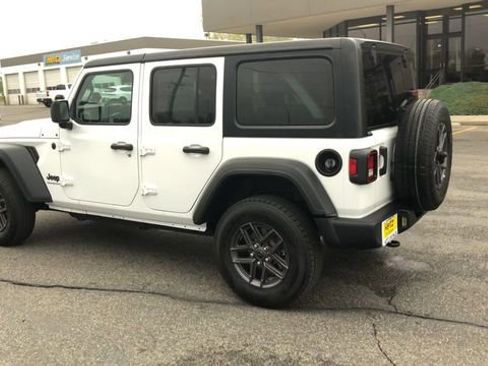 Used 2025 Jeep Wrangler Unlimited Sport AWD/4WD image 6