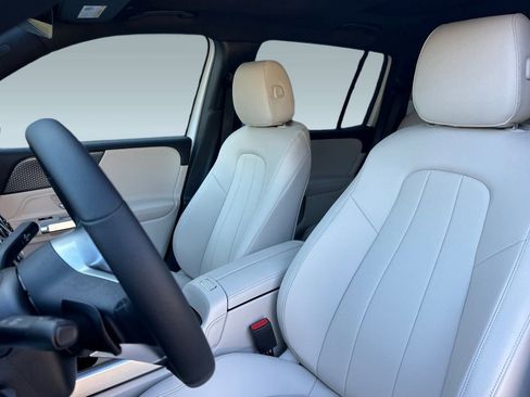 New 2026 Mercedes-Benz GLB 250 image 5