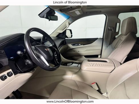Used 2018 Cadillac Escalade ESV Luxury image 39