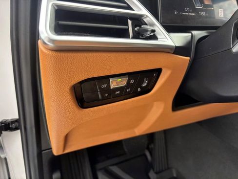 Used 2025 BMW 330i xDrive Sedan w/ Premium Package image 14