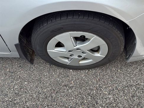 Used 2010 Toyota Prius Five FWD image 2