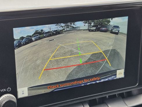 Used 2025 Toyota RAV4 XLE FWD image 19