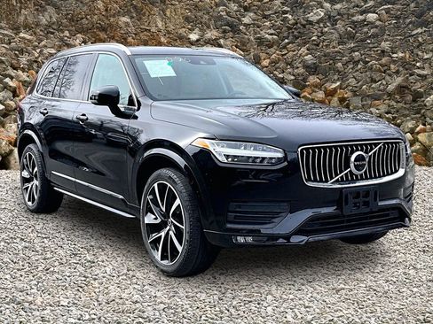 Used 2021 Volvo XC90 T6 Momentum w/ Protection Package Premier AWD/4WD image 10