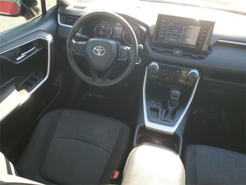 Used 2020 Toyota RAV4 XLE image 13