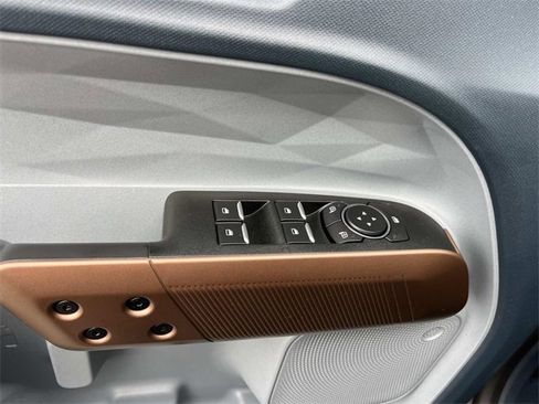 Used 2022 Ford Maverick Lariat image 23