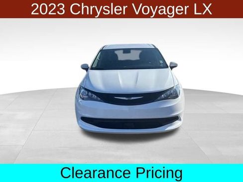 Used 2023 Chrysler Voyager LX FWD image 2