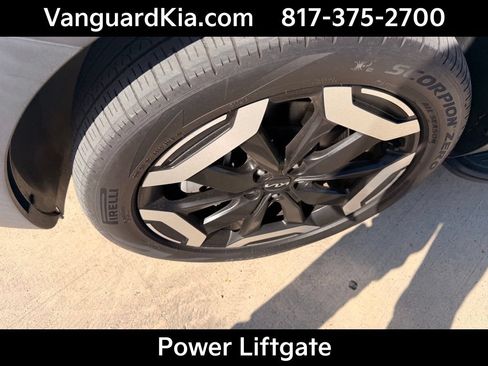 Used 2024 Kia Telluride EX w/ EX Captain's Chair Package FWD image 8