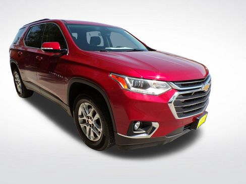 Used 2020 Chevrolet Traverse LT w/ Driver Confidence II Package AWD/4WD image 9
