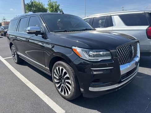 Used 2023 Lincoln Navigator L Black Label AWD/4WD image 3