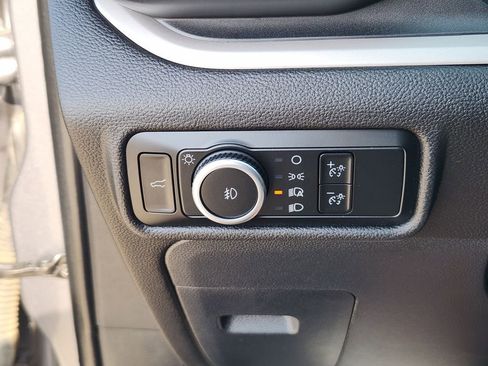 Used 2024 Ford Explorer XLT w/ Equipment Group 202A image 24