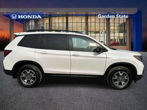 Certified 2023 Honda Passport TrailSport image 5