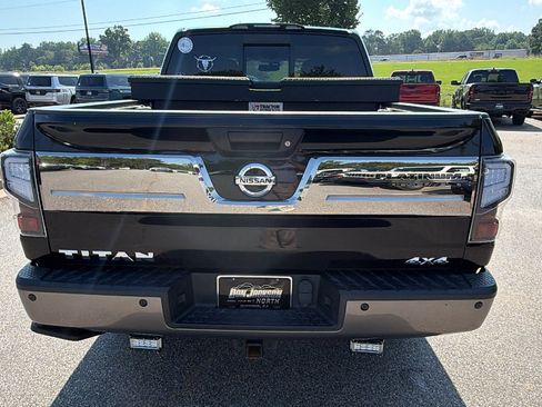 Used 2018 Nissan Titan Platinum Reserve AWD/4WD image 9
