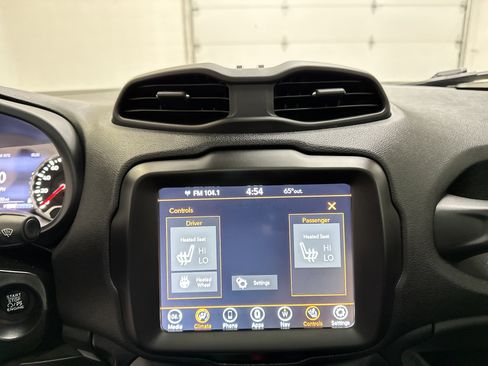Used 2020 Jeep Renegade Limited w/ UConnect 8.4 Nav Group AWD/4WD image 35
