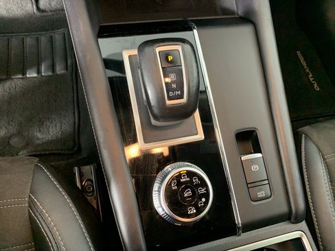 Used 2024 Mitsubishi Outlander SE image 25