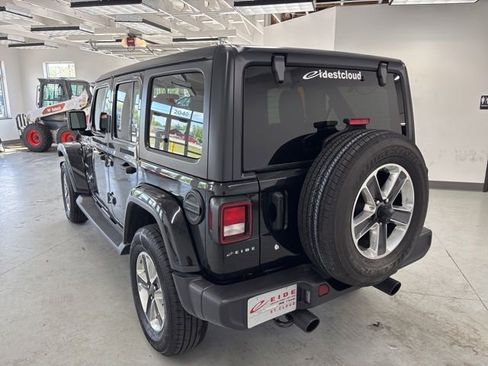 Used 2019 Jeep Wrangler Unlimited Sahara AWD/4WD image 12