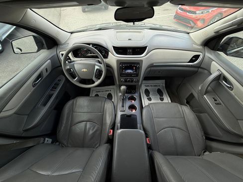 Used 2017 Chevrolet Traverse LS image 25