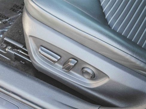 Used 2022 Toyota Camry SE image 26