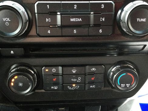 Used 2015 Ford F150 XLT w/ Equipment Group 302A Luxury image 19