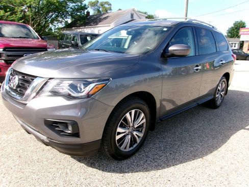 Used 2020 Nissan Pathfinder SV AWD/4WD image 1