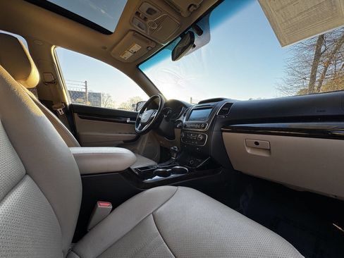 Used 2014 Kia Sorento EX w/ EX V6 Touring Package image 10