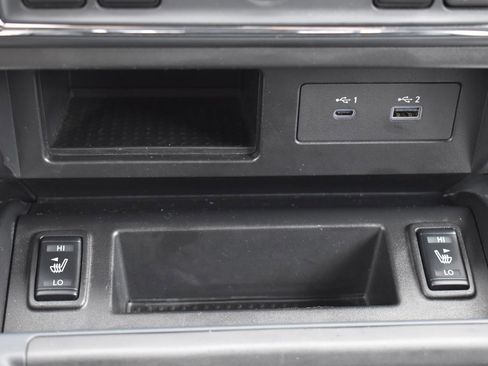 Used 2023 Nissan Titan SV w/ SV Convenience Package image 44