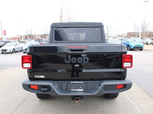 Used 2021 Jeep Gladiator Sport image 8