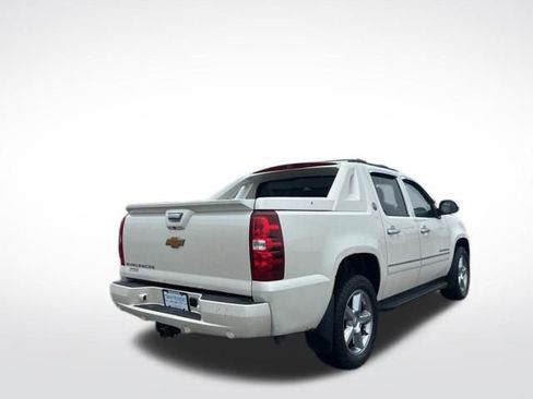 Used 2013 Chevrolet Avalanche LTZ AWD/4WD image 13