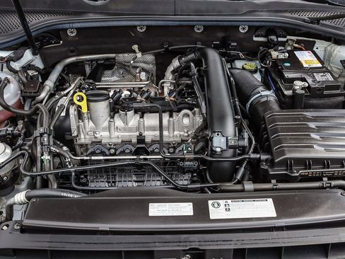 Used 2019 Volkswagen Golf SE image 27