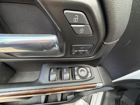 Used 2022 Chevrolet Silverado 2500 High Country w/ Z71 Off-Road Package AWD/4WD image 18