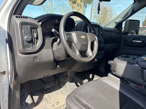 Used 2022 Chevrolet Silverado 2500 W/T w/ WT Fleet Convenience Package image 5