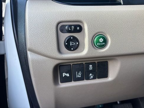 Used 2017 Honda Pilot Elite image 11