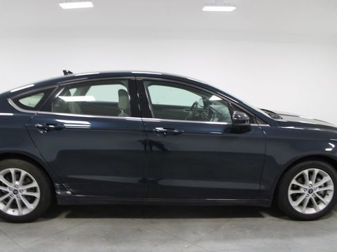 Used 2020 Ford Fusion SE FWD image 10