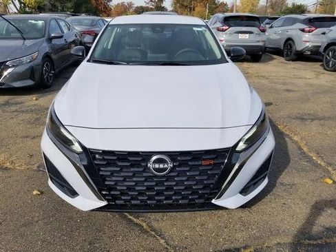 New 2025 Nissan Altima 2.5 SR FWD image 7