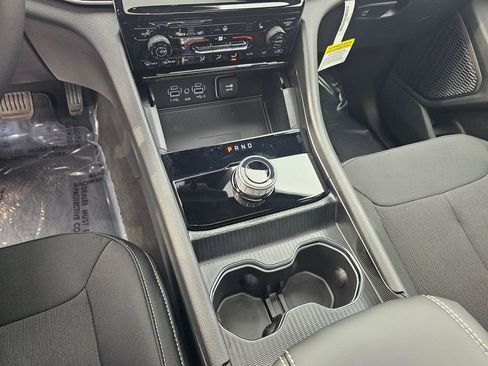 New 2025 Jeep Grand Cherokee Laredo X w/ Luxury Tech Group I AWD/4WD image 22