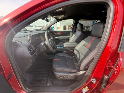 New 2026 Chevrolet Traverse RS w/ LPO, Floor Liner Package image 11