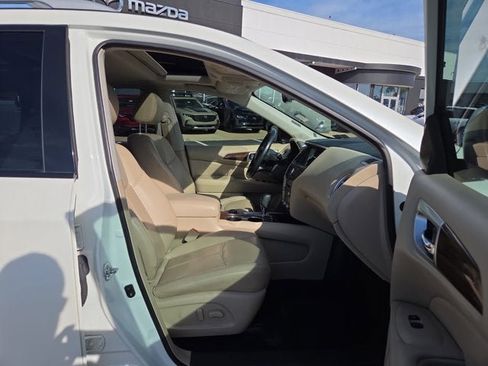 Used 2018 Nissan Pathfinder Platinum w/ Cargo Package image 16