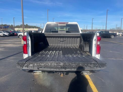 Used 2025 Chevrolet Silverado 1500 LT Trail Boss w/ Convenience Package II AWD/4WD image 21