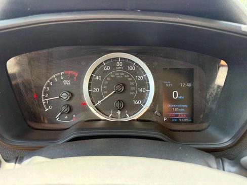 Used 2021 Toyota Corolla LE image 18