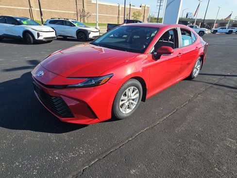 Used 2025 Toyota Camry LE FWD image 7